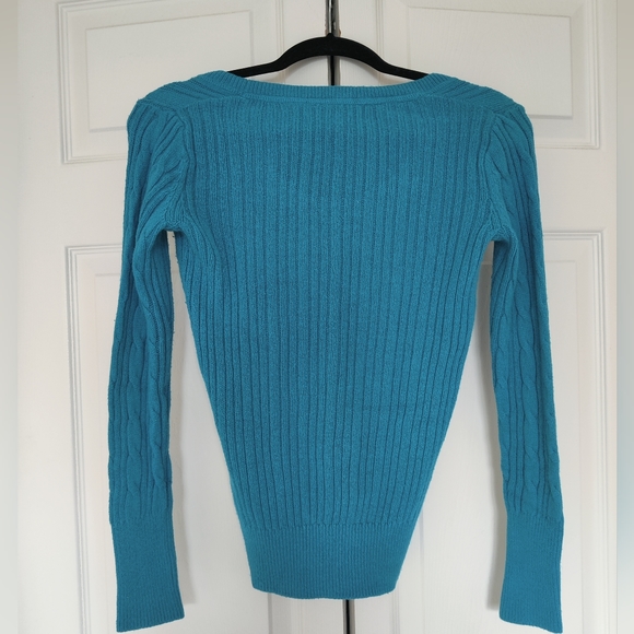 Bright blue sweater - Picture 3 of 6